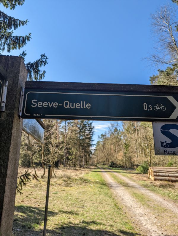 Schild zur Seevequelle